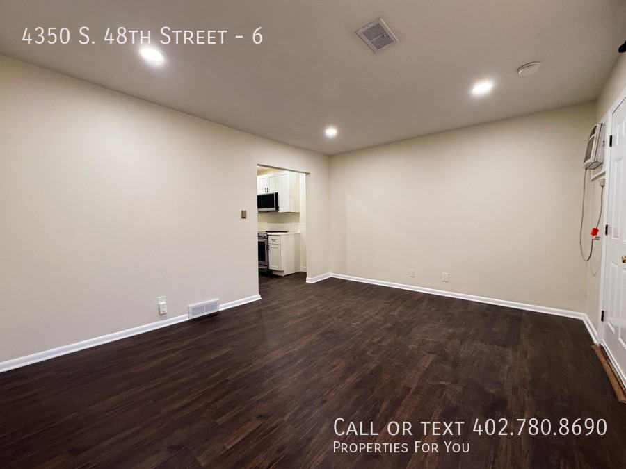 4350 S 48th St #6 - Photo 3 of 20