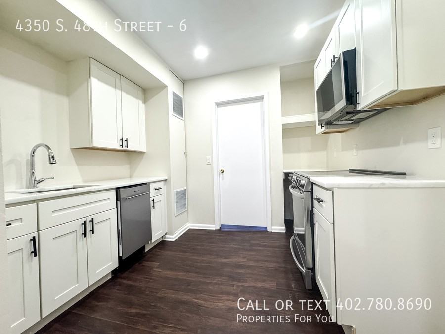 4350 S 48th St #6 - Photo 5 of 20