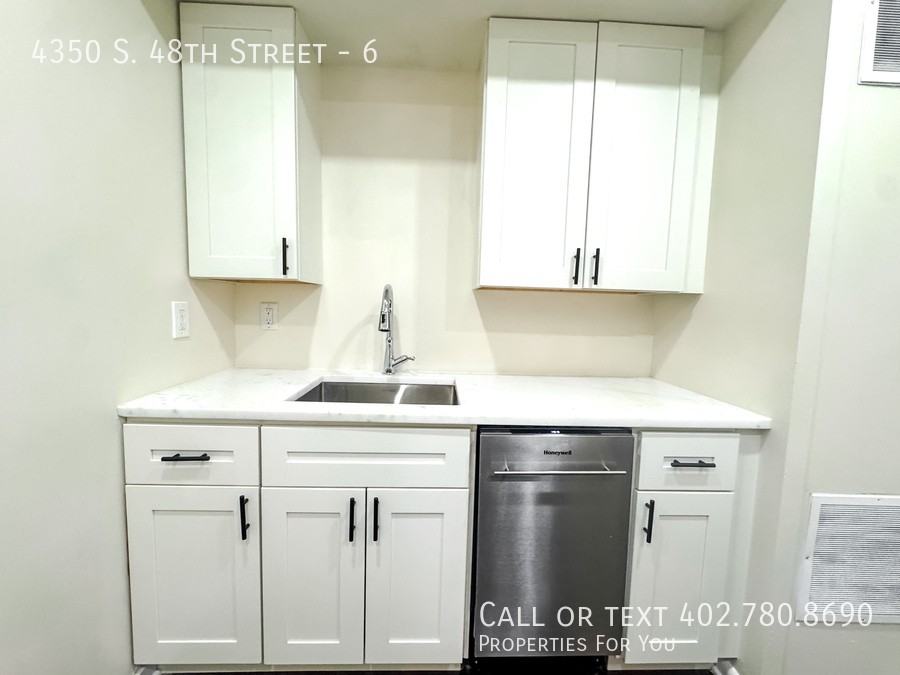 4350 S 48th St #6 - Photo 6 of 20
