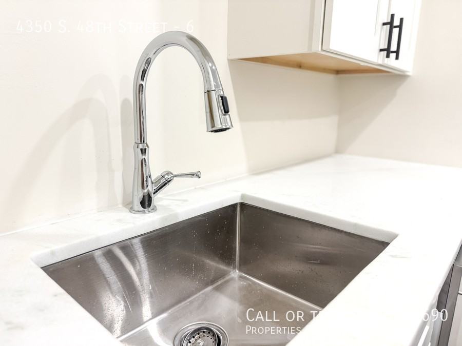 4350 S 48th St #6 - Photo 7 of 20