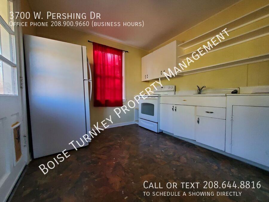 3700 W Pershing Dr - Photo 7 of 45