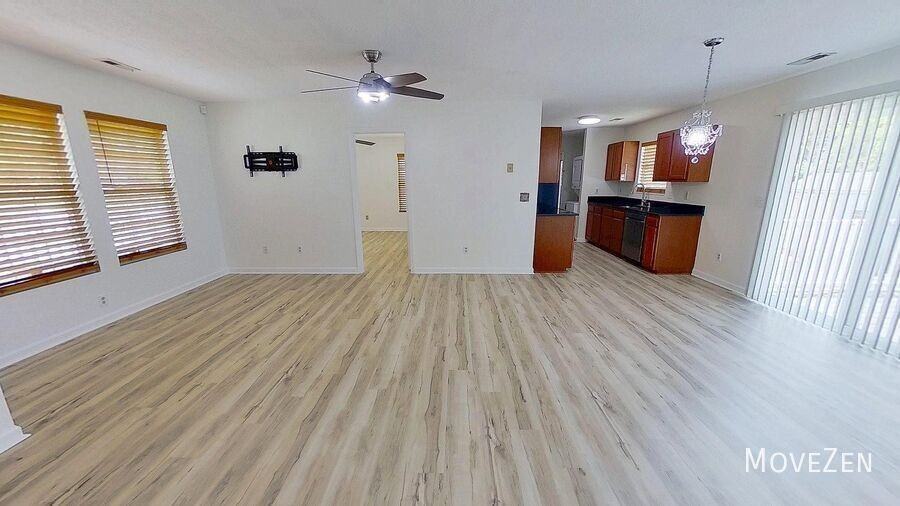 509 Rosecrest Dr - Photo 4 of 38