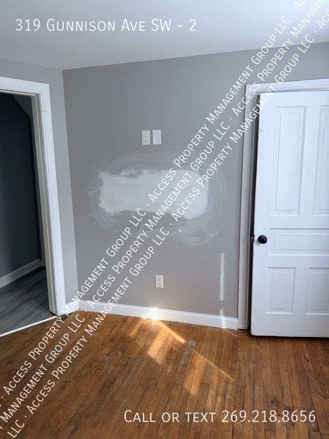 319 Gunnison Ave Sw #2 - Photo 3 of 22