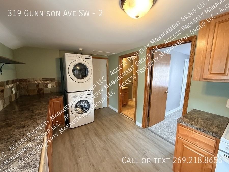 319 Gunnison Ave Sw #2 - Photo 7 of 22
