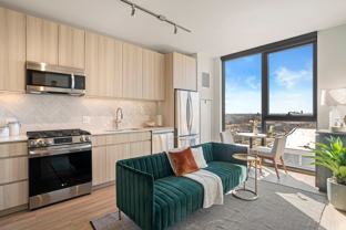 525 S Damen Ave - Photo 1 of 1