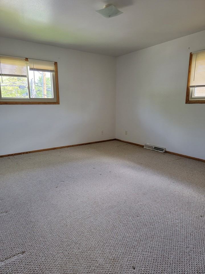 9626 W Silver Spring Dr #4 - Photo 3 of 6