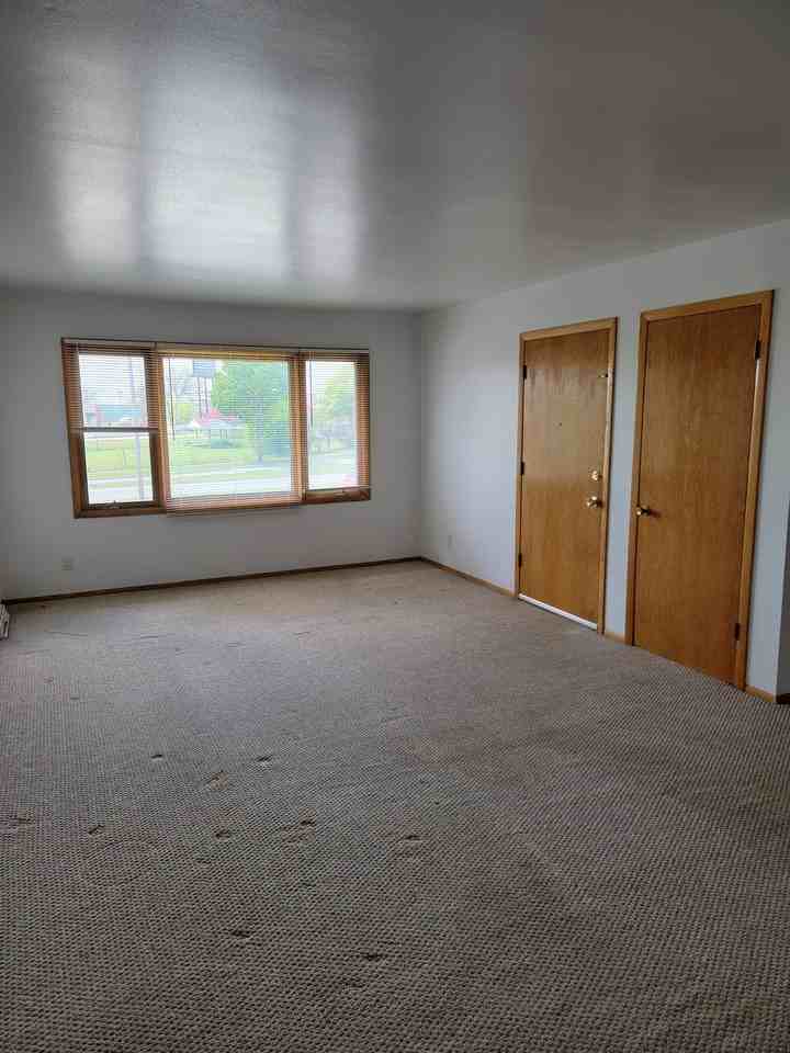 9626 W Silver Spring Dr #4 - Photo 6 of 6