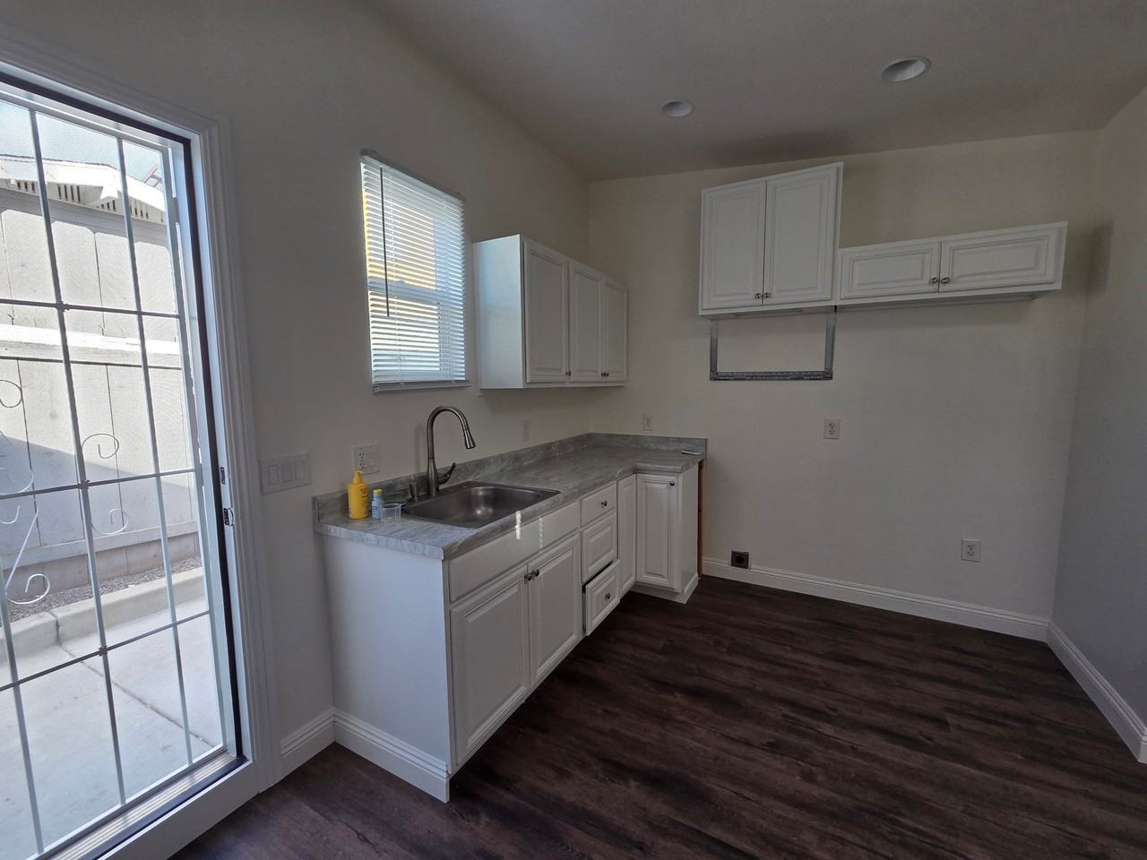 523 N Tremont St - Photo 2 of 15
