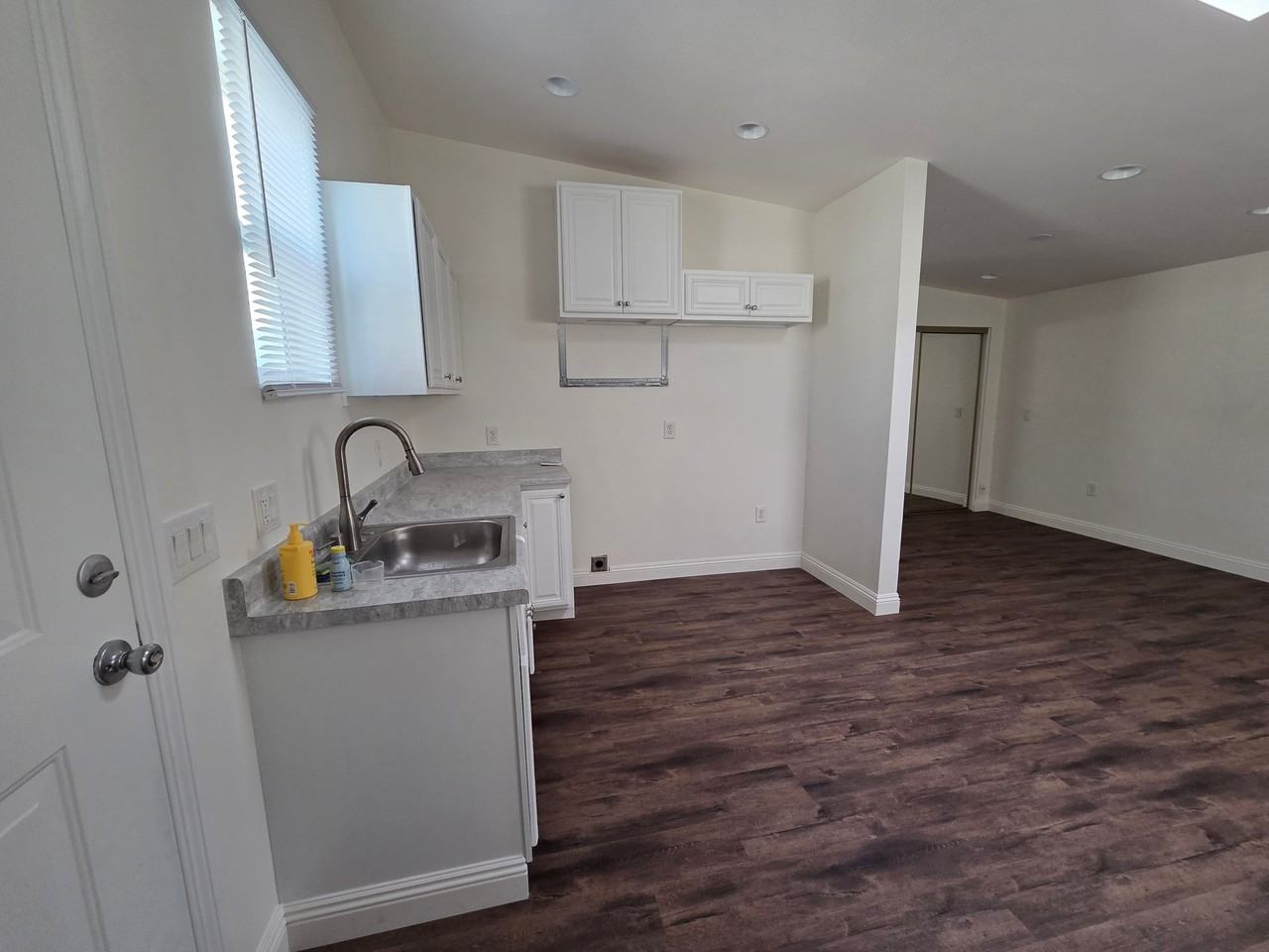 523 N Tremont St - Photo 4 of 15