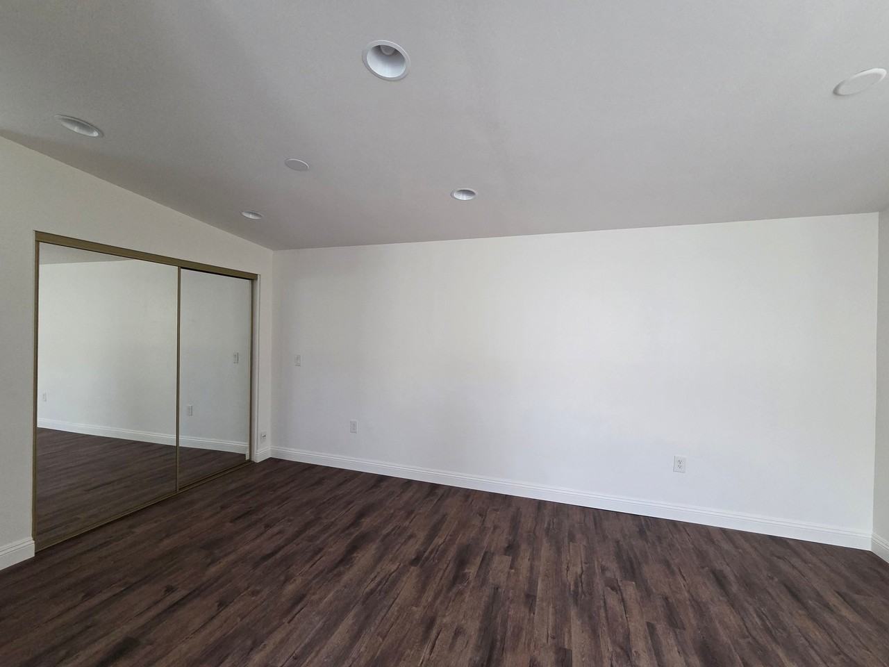 523 N Tremont St - Photo 5 of 15