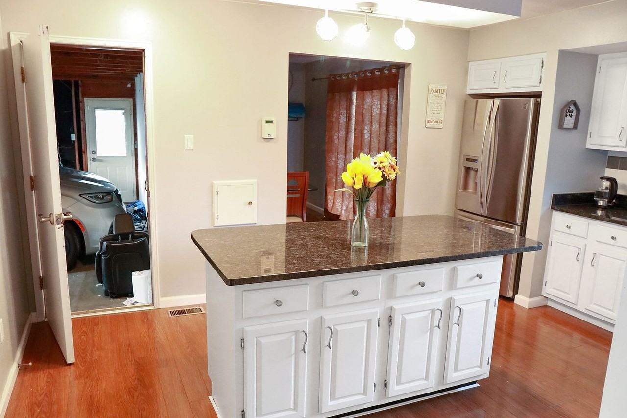 15472 Duxbury Way - Photo 2 of 6