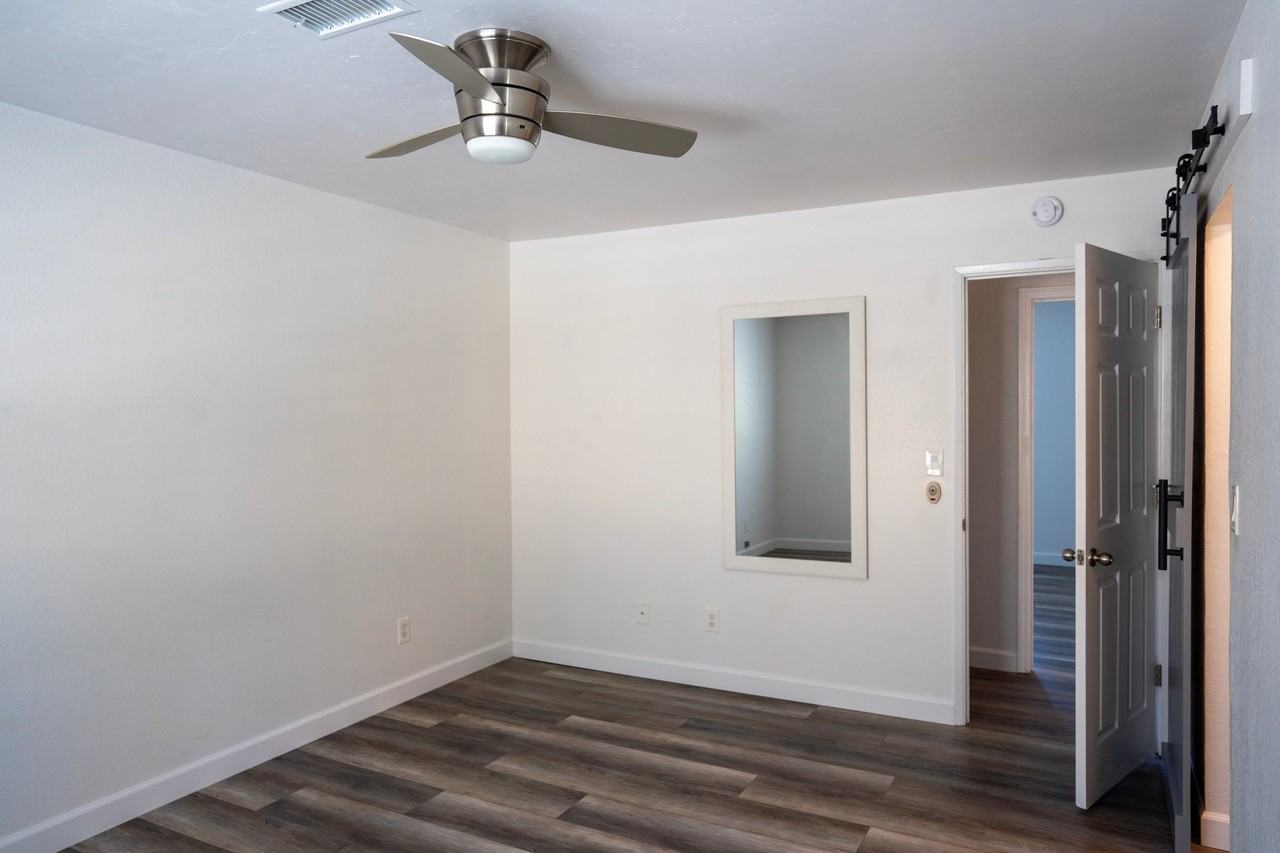3500 Summit Dr - Photo 4 of 20