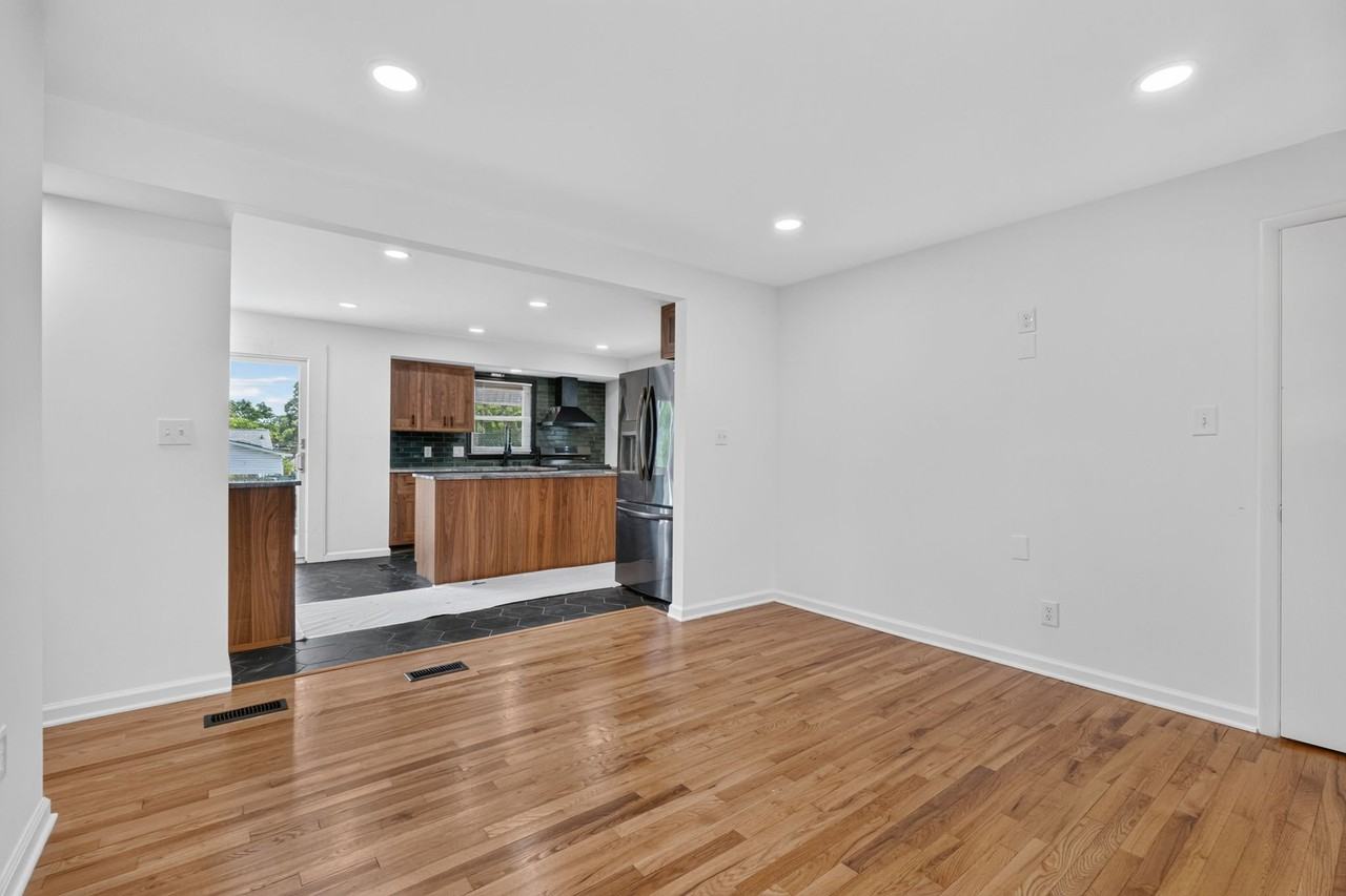 9501 49th Pl #1 - Photo 4 of 20