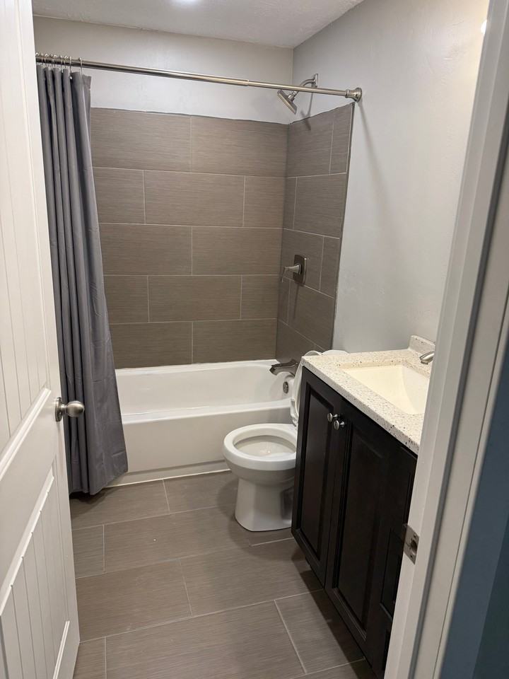 932 W Freedom Point Way #1 - Photo 3 of 7