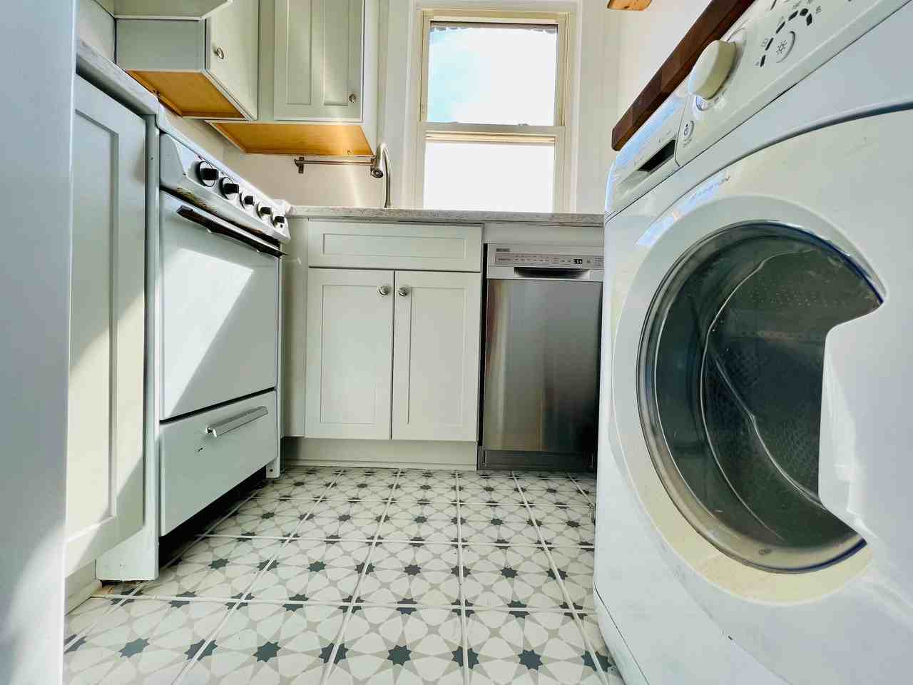 1451 Pennsylvania Ave Se #3 - Photo 2 of 18