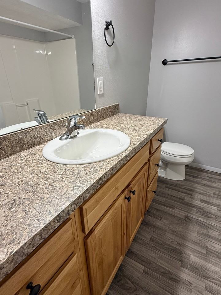 2211 Ne #3 - Photo 4 of 5