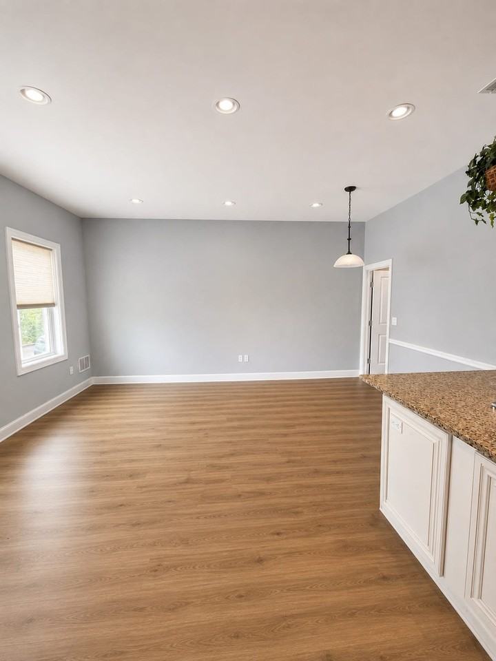 427 Monroe St - Photo 3 of 8