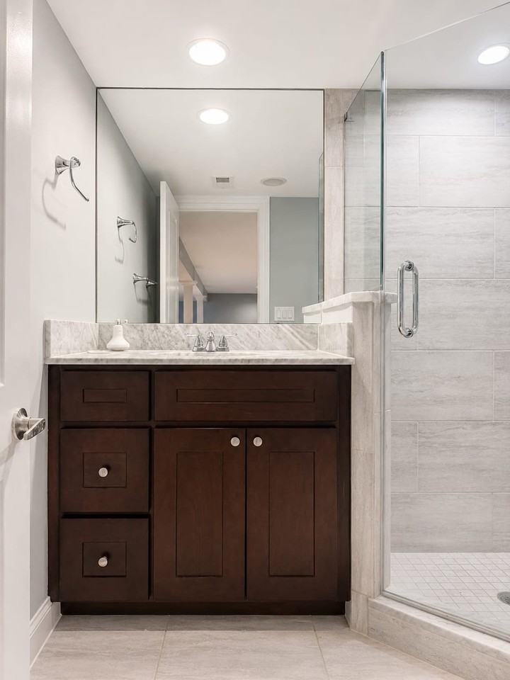 427 Monroe St - Photo 4 of 8