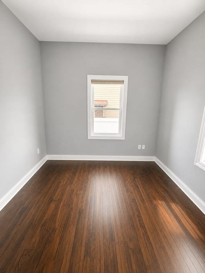 427 Monroe St - Photo 6 of 8