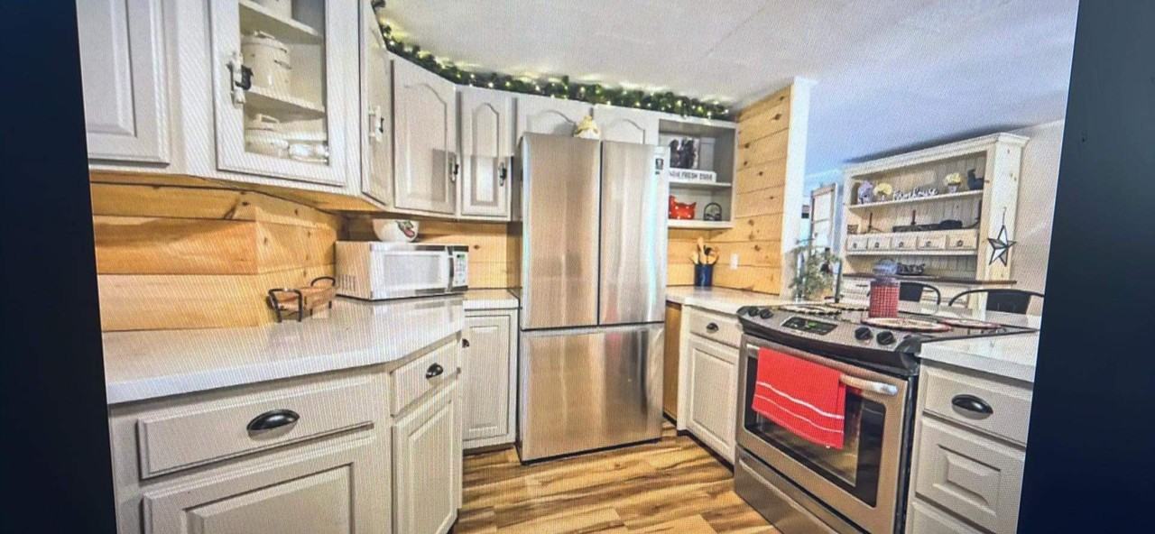 75 Coolidge Hill Rd - Photo 3 of 17