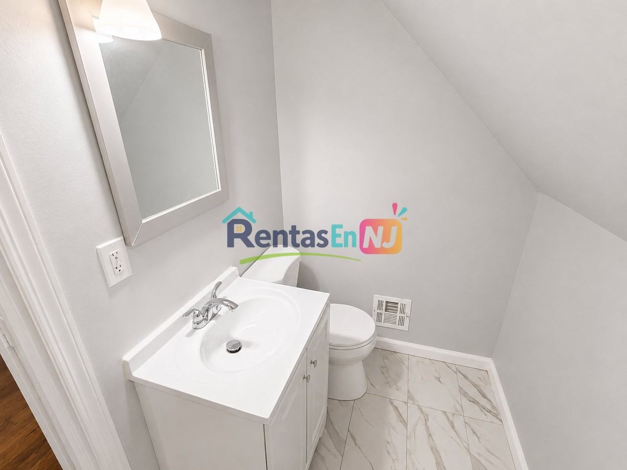 508 Norwood St #2 - Photo 4 of 9