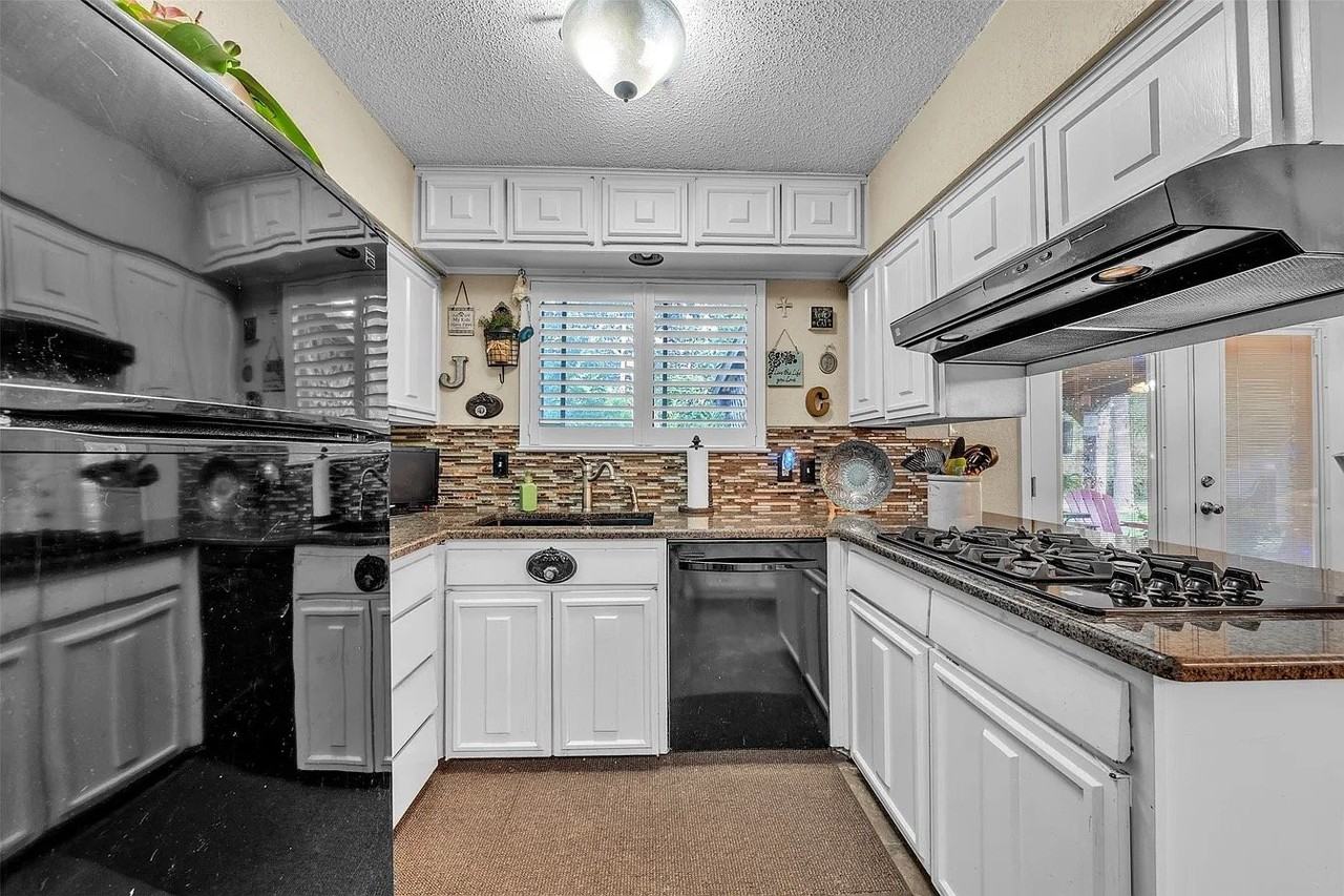 2908 Nancy Cir - Photo 7 of 13