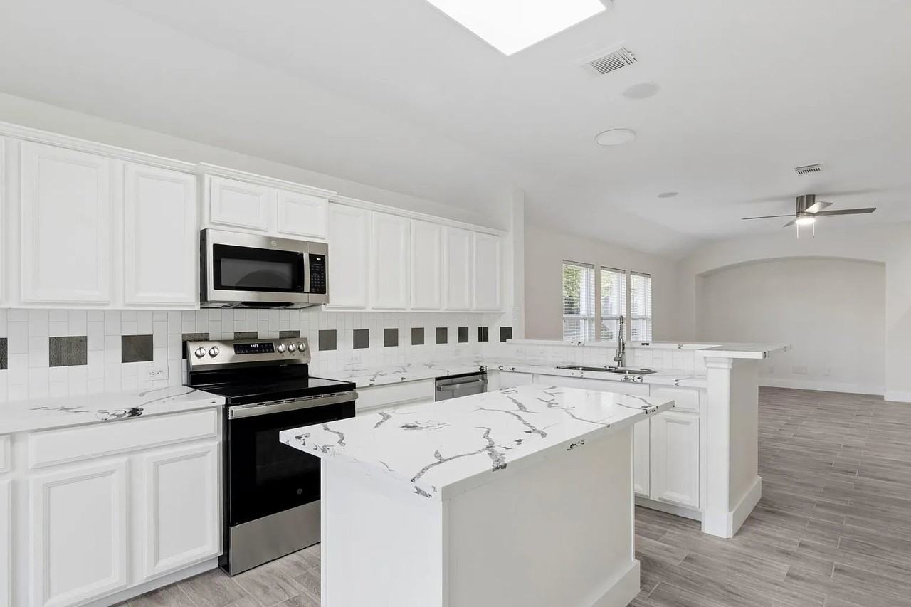 17910 Royal Gate Ln - Photo 2 of 20