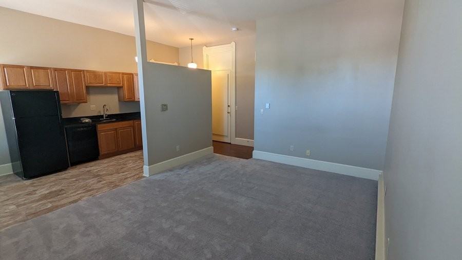 32 W Main St #8 - Photo 4 of 7