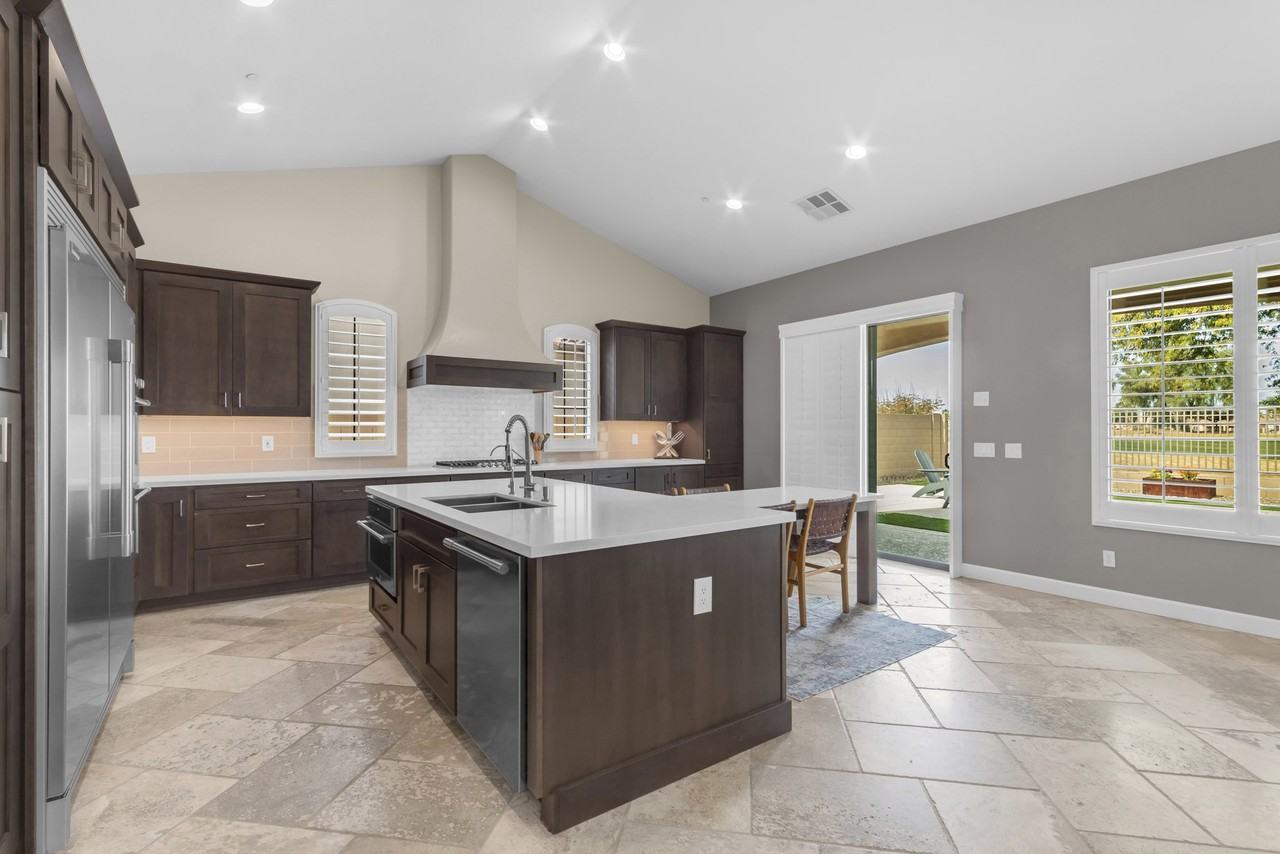 14450 W Coronado Rd - Photo 7 of 20