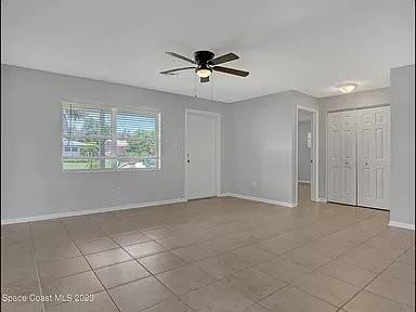 565 Grant Ave - Photo 5 of 7