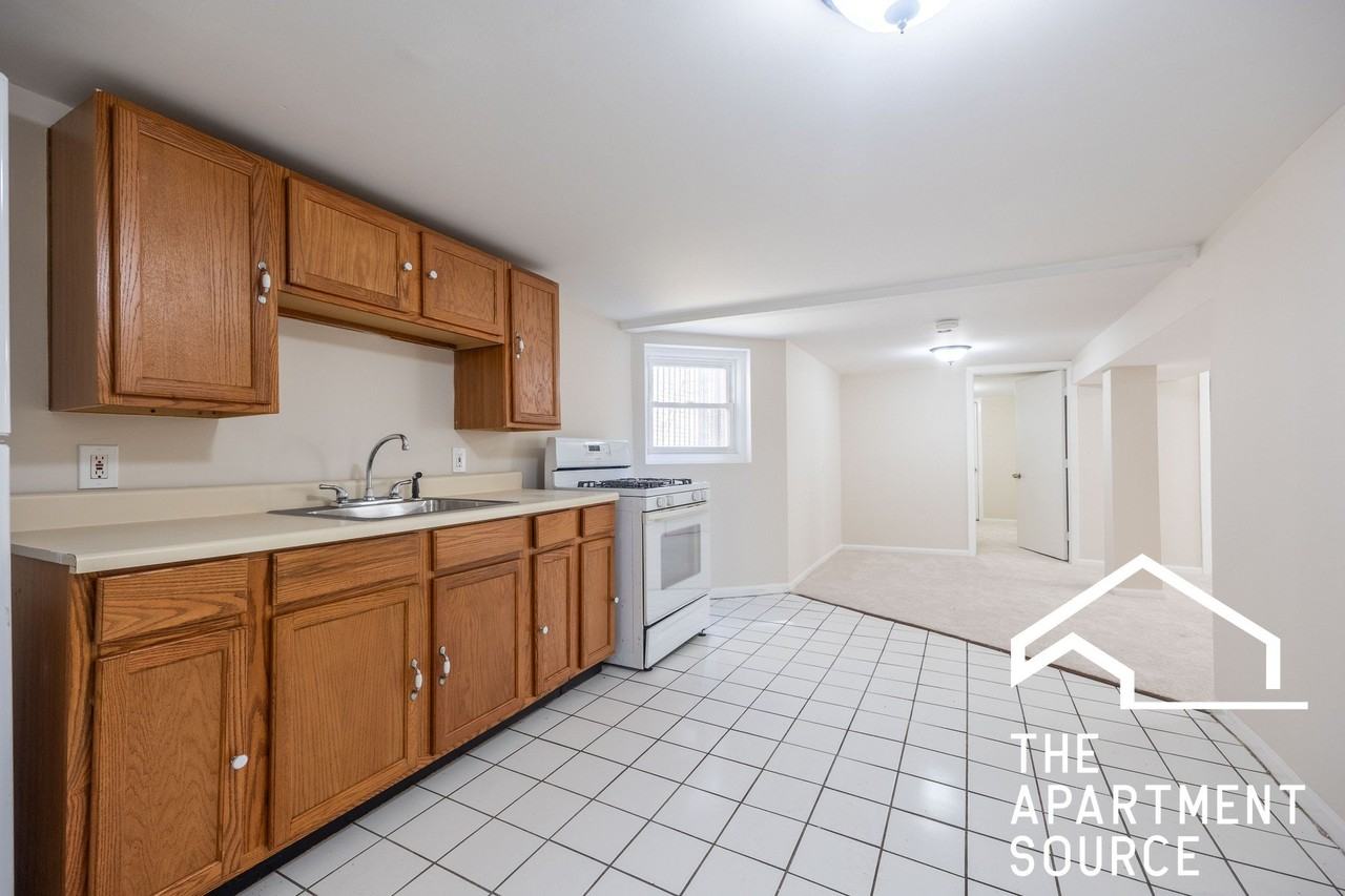 2110 N Avers Ave #G - Photo 2 of 15