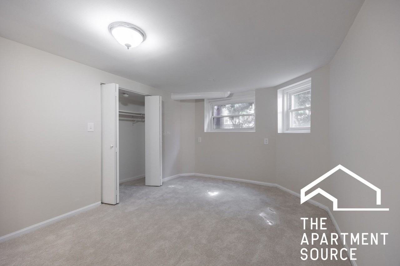 2110 N Avers Ave #G - Photo 3 of 15