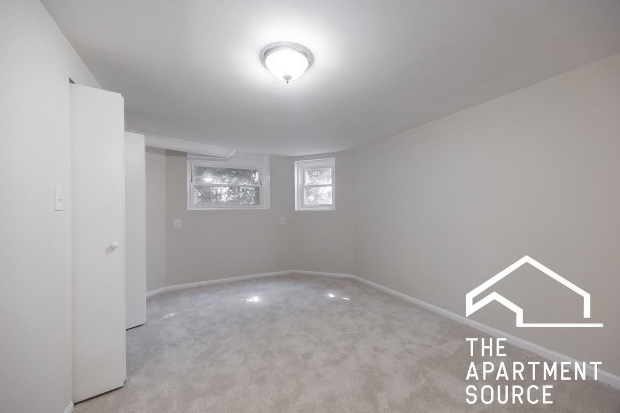 2110 N Avers Ave #G - Photo 4 of 15