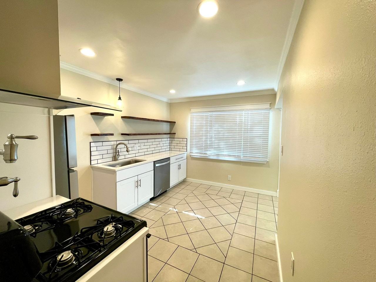 17710 Jersey Ave #17710 - Photo 3 of 14
