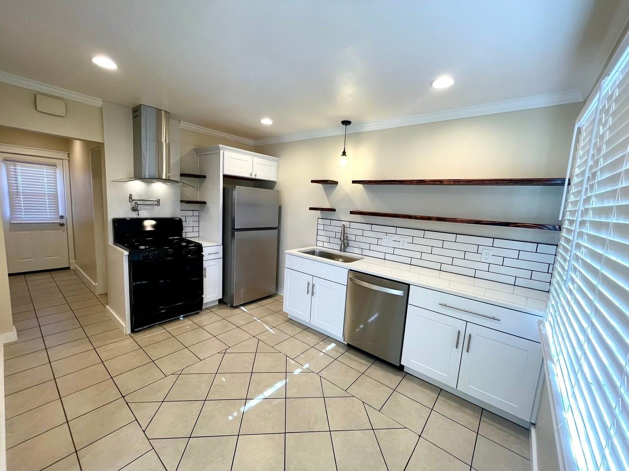 17710 Jersey Ave #17710 - Photo 5 of 14