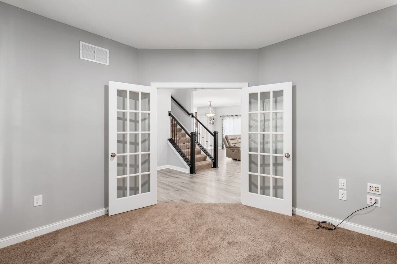7364 Whimbrel Ln - Photo 5 of 50