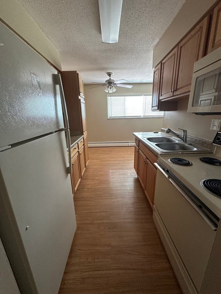 2034 9th St #35 - Photo 2 of 11