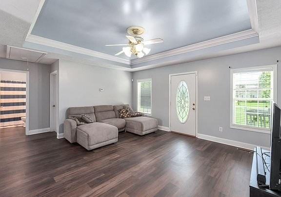 15 Eric Ln W - Photo 6 of 17