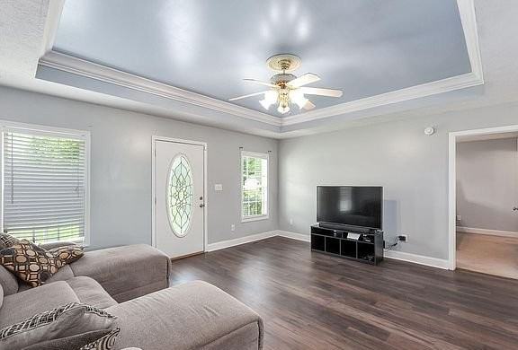 15 Eric Ln W - Photo 7 of 17