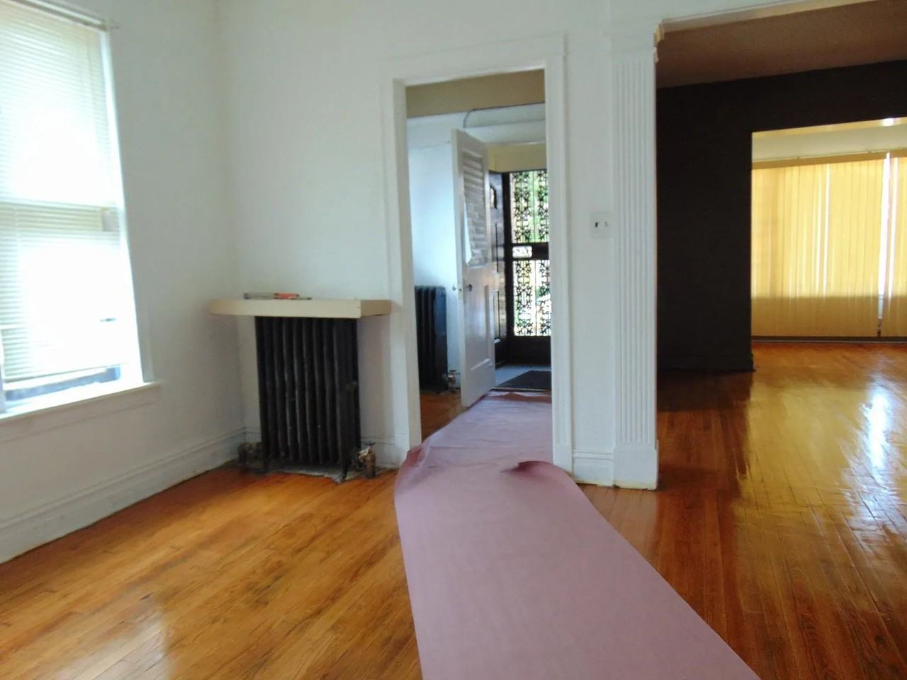 7637 S Eberhart Ave - Photo 2 of 10