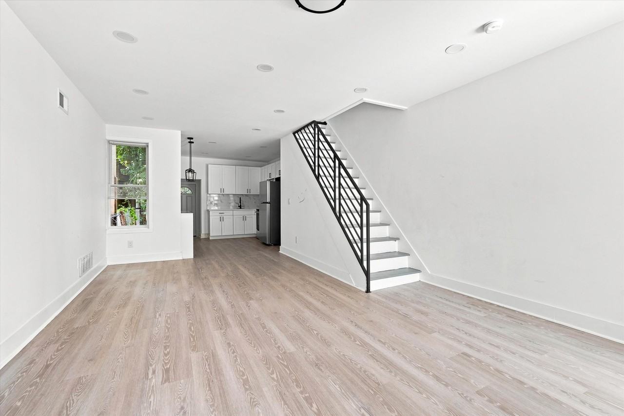5044 Parrish St - Photo 2 of 15