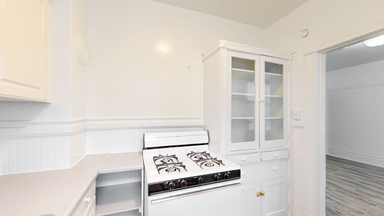 154 Franklin St #206 - Photo 7 of 15