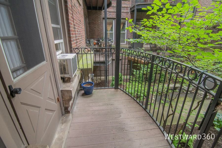 3642 N Pine Grove Ave #1K - Photo 3 of 13