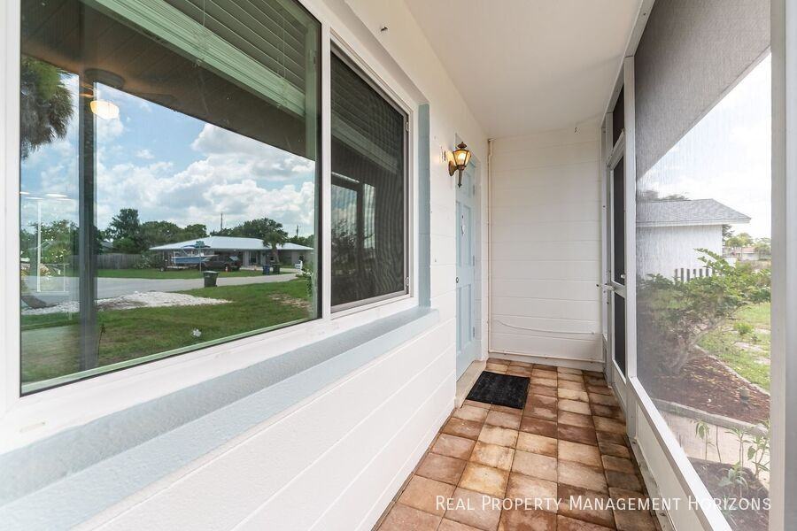 535 Oxford Dr - Photo 3 of 26