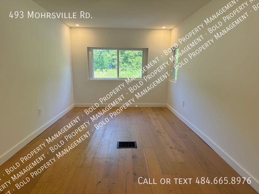 493 Mohrsville Rd - Photo 7 of 18