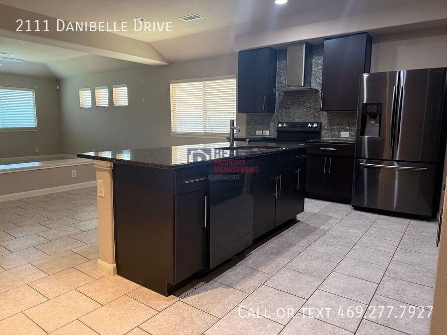 2111 Danibelle Dr - Photo 6 of 21