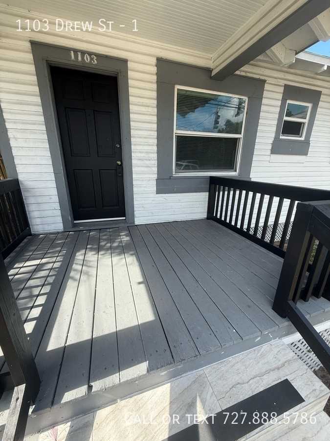 1103 Drew St #1 - Photo 5 of 24