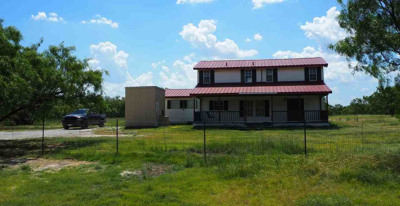 9561 Hames Rd - Photo 2 of 41
