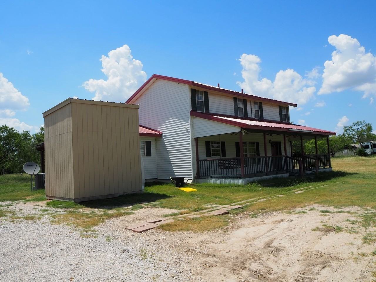 9561 Hames Rd - Photo 3 of 41