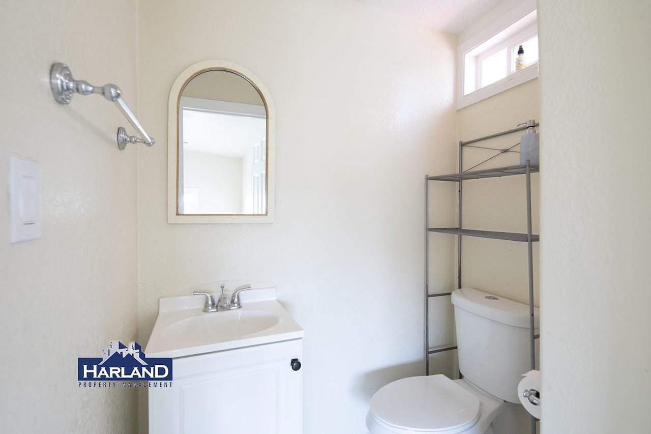 3240 Franklin Ave - Photo 5 of 14
